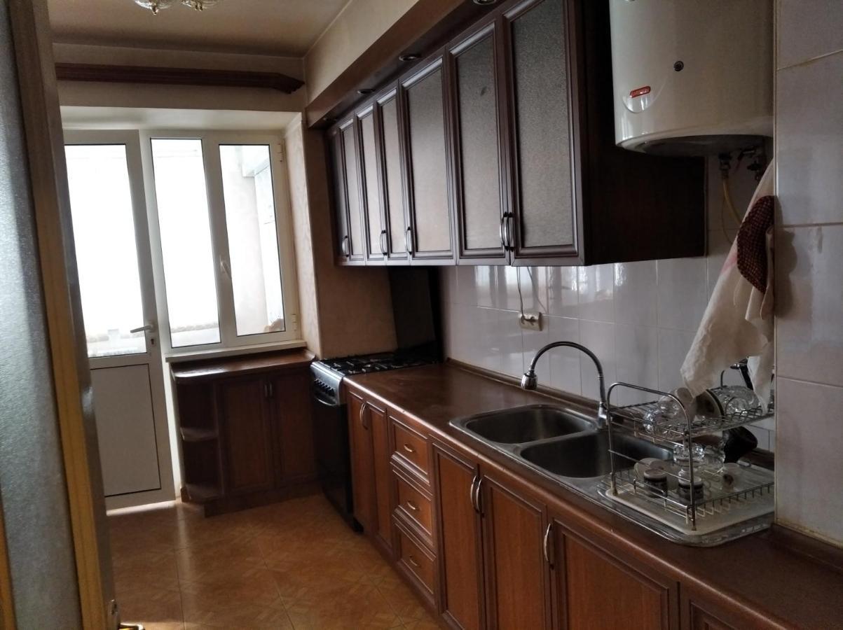 3 Room Apartment In Small Center Of Єреван Екстер'єр фото