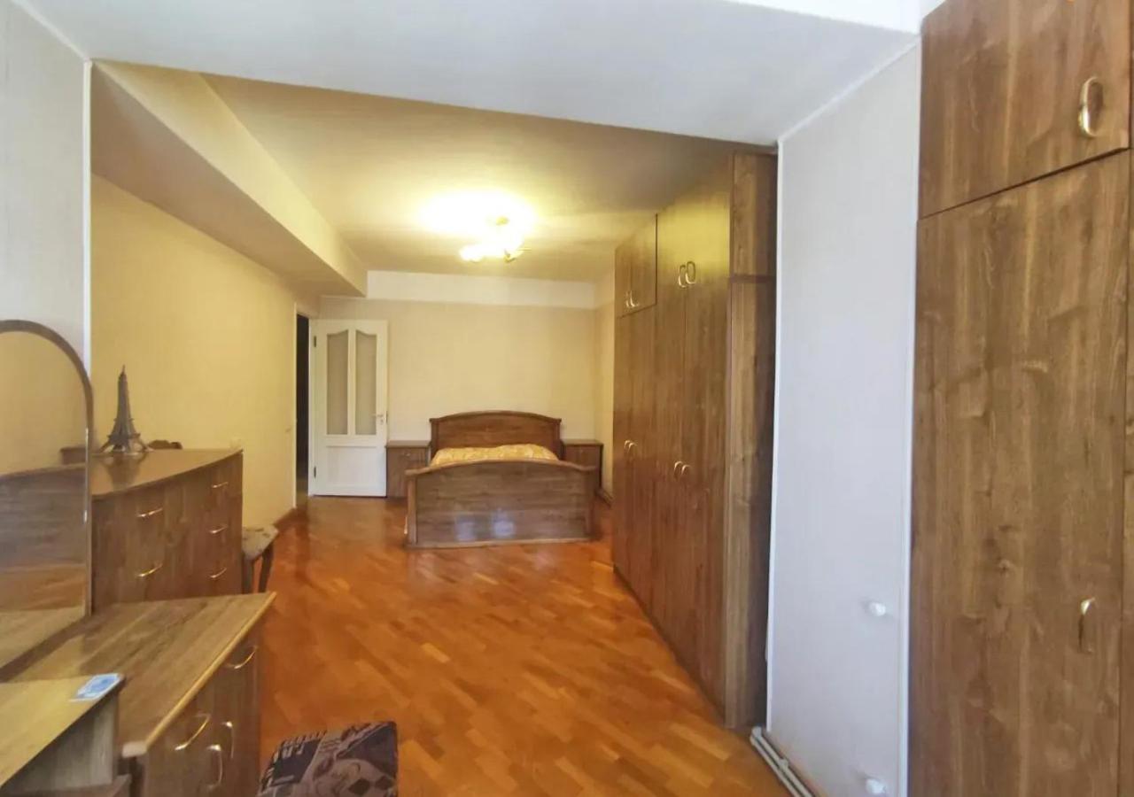 3 Room Apartment In Small Center Of Єреван Екстер'єр фото